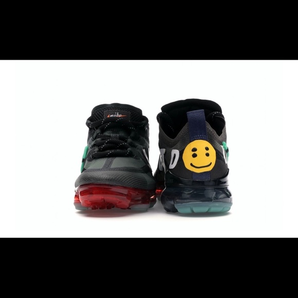Athletic_Shoes